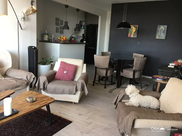 Duplex-Wohnung mit Mittelmeersicht in Petrovac, 104 m²