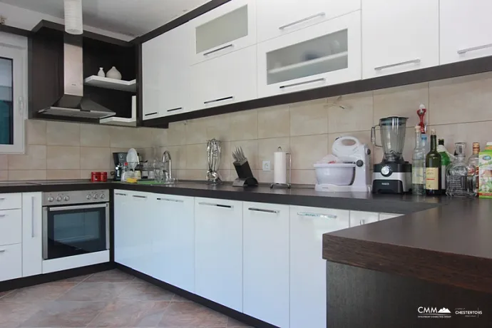 Luxuriöses Haus mit Apartments in Stoliv, nur einen Schritt vom Meer entfernt!