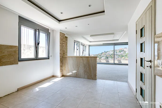 Penthouse in Ulcinj mit Meerblick