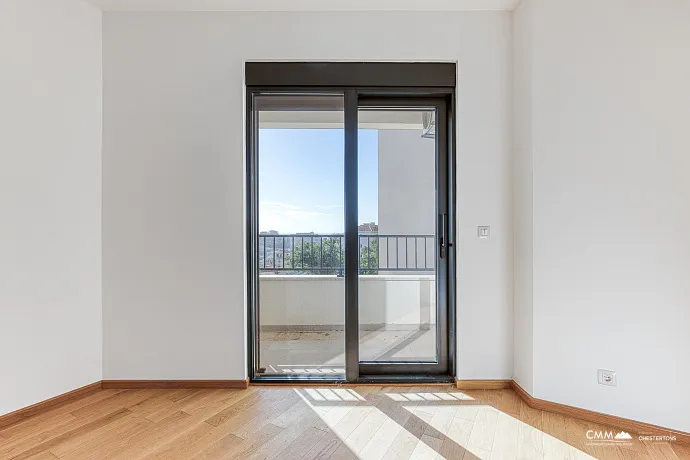 Ein-Zimmer-Wohnung mit Garage, Bečići