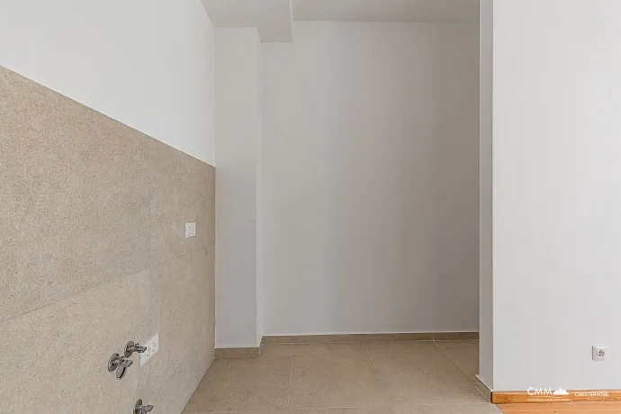 Ein-Zimmer-Wohnung mit Garage, Bečići