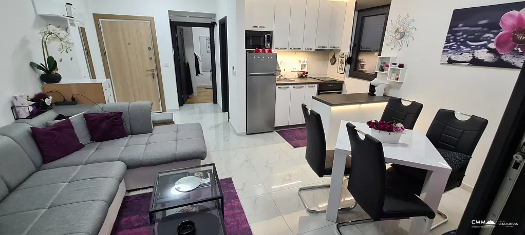 Moderne Wohnung im schönen Djenovici