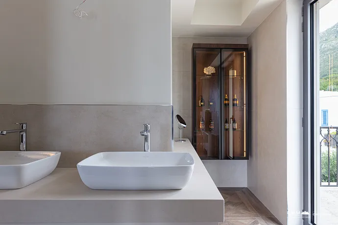 Exklusive Villa in Blizikuće, nahe Sveti Stefan