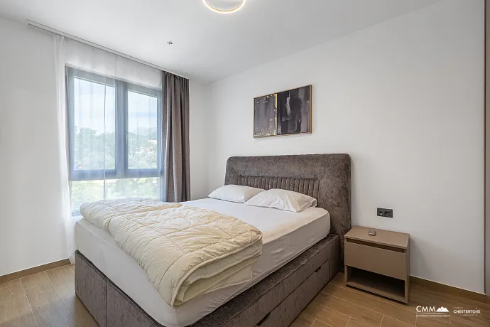 Wohnung im 1 Stock, 81 m², mit 2 Schlafzimmern und 2 Badezimmern