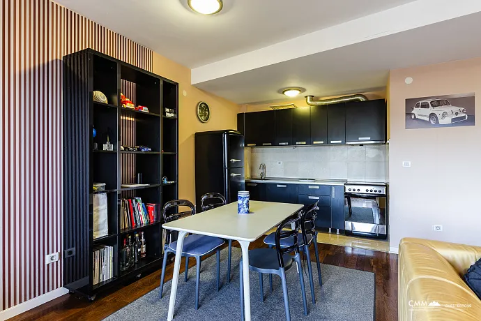 Zwei-Zimmer-Wohnung 84 m² in Pržno – Komfort und Gemütlichkeit am Meer