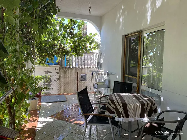 Zweistöckiges Haus zum Verkauf in einem ruhigen Teil von Šušanj