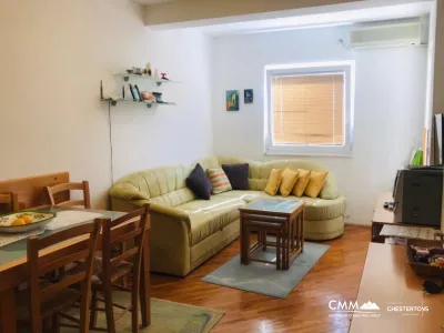 Apartment mit einem Schlafzimmer in Rafailovici in der Nähe des Meeres