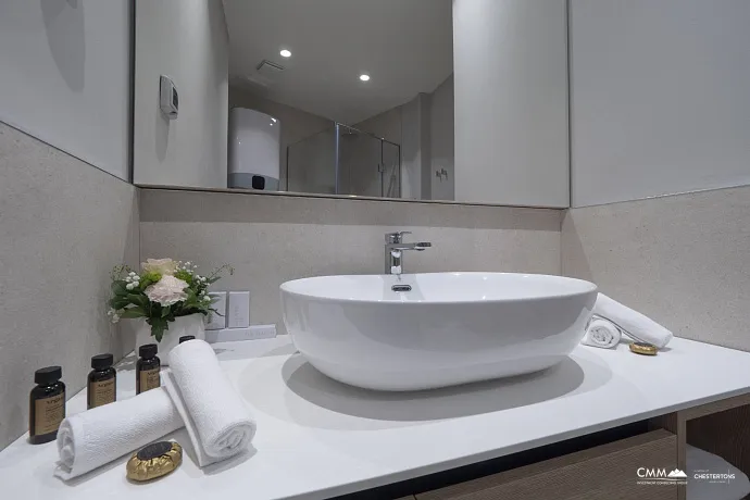 Luxuriöse Wohnungen am Meer in Becici, Budva