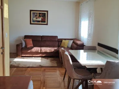 Immobilien zum Verkauf bestehend aus zwei Häusern in Cetinje