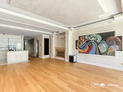 Luxuriöse Ein-Zimmer-Wohnung mit Designer-Innenraum