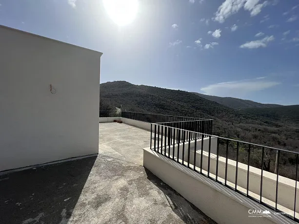 Neue Villa mit Panoramablick auf das Meer in Buljarica