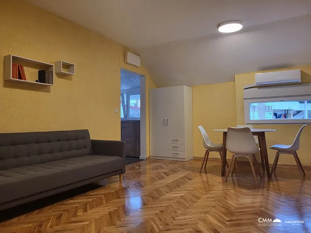 Zweizimmerwohnung in Budva, 60 m², Top-Lage nahe dem Strand