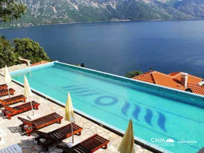 Apartment mit drei Schlafzimmern und Meerblick, mit Swimmingpool