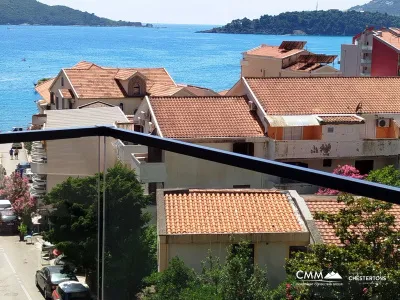 Einzimmerwohnung mit Meerblick — Rafailovići