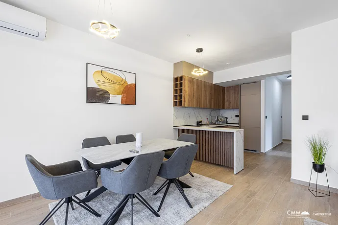 Wohnung im 1 Stock, 81 m², mit 2 Schlafzimmern und 2 Badezimmern