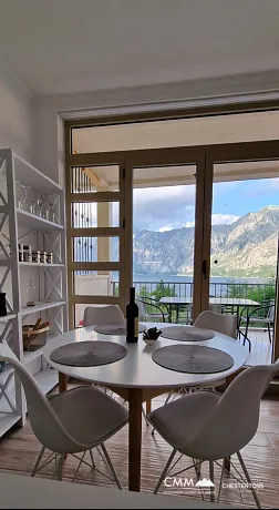 Geräumiges Apartment mit 2 Schlafzimmer in Prcanj