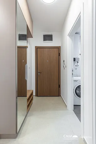 Luxuriöse Zweizimmerwohnung in Bečići – Panoramablick auf Sveti Stefan