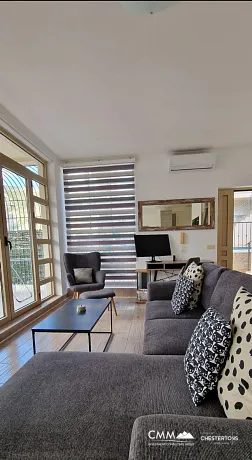 Geräumiges Apartment mit 2 Schlafzimmer in Prcanj