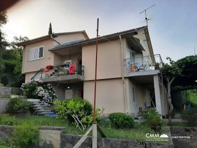 Haus mit herrlicher Aussicht in Tivat zu verkaufen