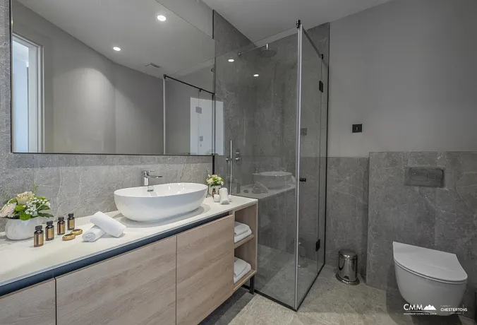 Luxuriöse Wohnungen am Meer in Becici, Budva