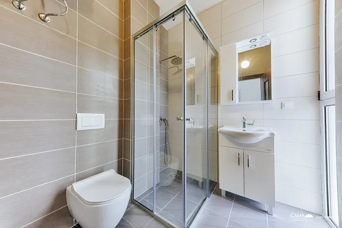 Moderne Villa mit 4 Schlafzimmern und Pool zum Verkauf in Dobre Vode