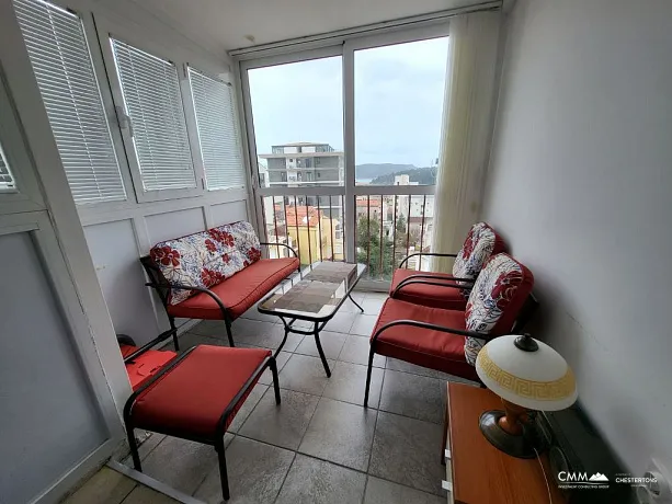 Ein-Zimmer-Wohnung mit Meerblick in Becici