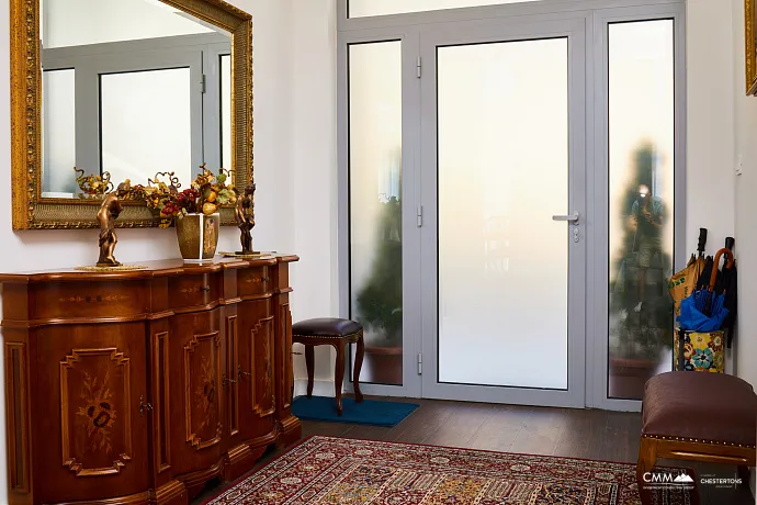 Geräumiges Haus in Kumbor mit einer Gesamtfläche von 335 m²