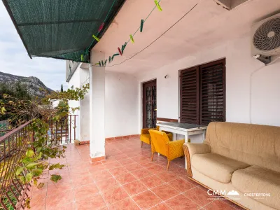 Familienhaus in einer ruhigen Gegend mit Terrasse und Blick ins Grüne.