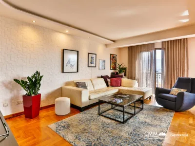 Luxuriöse Maisonette-Wohnung in Budva