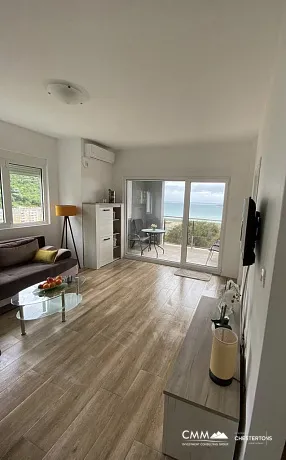 Helle und komfortable Wohnung von 65 m² in Rafailovići