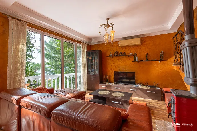 Dreistöckiges Einfamilienhaus in Susanj