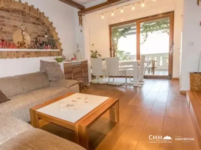 Apartment mit zwei Schlafzimmern in Herceg Novi in der Nähe des Meeres