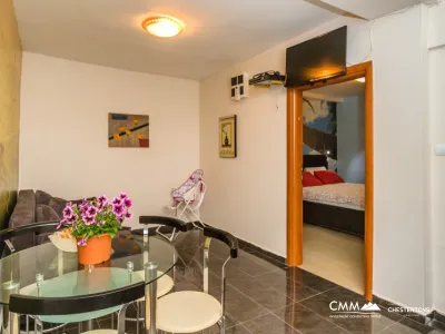 Apartment in Rafailovici mit einem Schlafzimmer