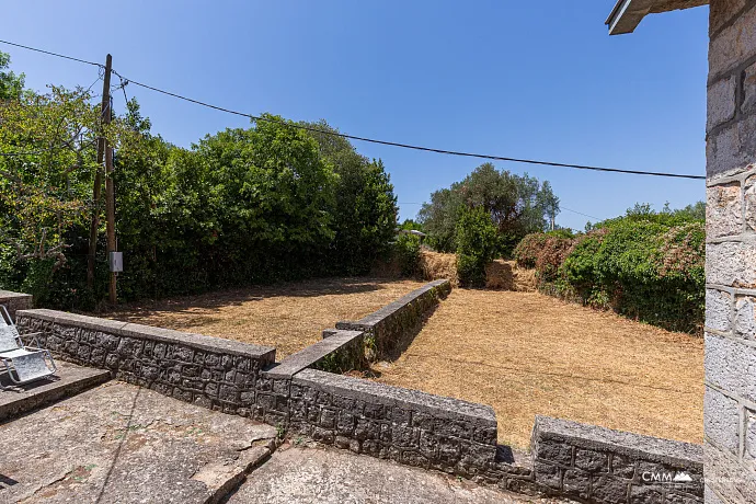 Steinhaus 105 m² mit Grundstück 2100 m² in Glavatičići