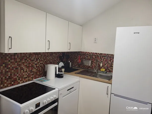 Zweizimmerwohnung in Budva, 60 m², Top-Lage nahe dem Strand