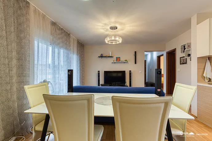 Wohnung mit 2 Schlafzimmern in Bečići