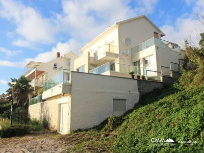 Einfamilienhaus in der ersten Reihe in Herceg Novi