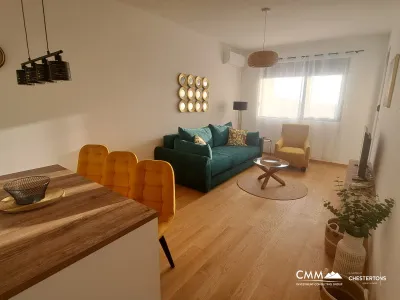 Möblierte Ein-Zimmer-Wohnung mit Meerblick und Garage – Bečići