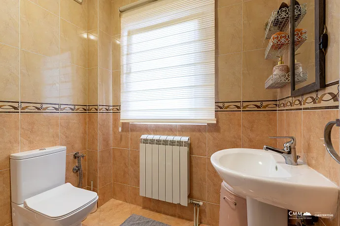 Dreistöckiges Einfamilienhaus in Susanj