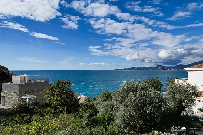 Ein einzigartiges 450 m² großes Baugrundstück in Reževići