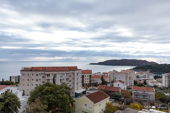 Luxuriöse Zweizimmerwohnung in Bečići – Panoramablick auf Sveti Stefan