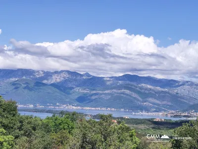 Wunderschönes Grundstück in der malerischen Gegend von Ljesevici, Kotor