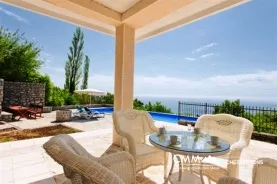 Luxusvilla mit herrlichem Meerblick