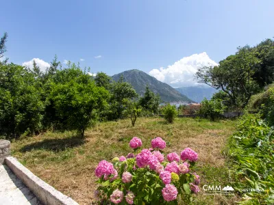 Spektakuläre Villa mit Pool und Blick auf die Bucht von Kotor
