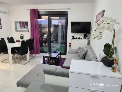 Moderne Wohnung im schönen Djenovici