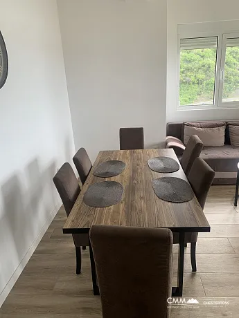 Helle und komfortable Wohnung von 65 m² in Rafailovići