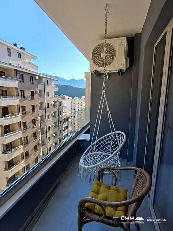 Wohnung in einem Neubau in Becici, 200 Meter vom Meer entfernt