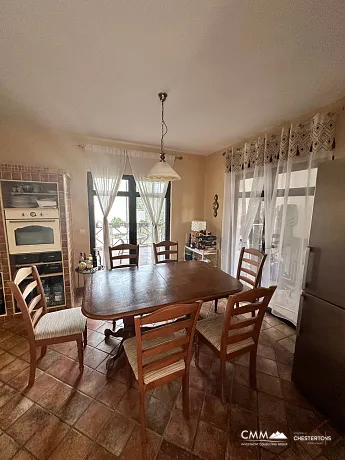 Wunderschönes vierstöckiges Haus mit atemberaubendem Meerblick in Bečići