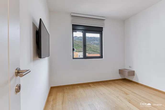 Luxuriöse Zweizimmerwohnung in Bečići – Panoramablick auf Sveti Stefan