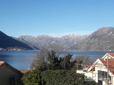 Haus in Dobrota, Kotor